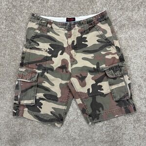 Vintage Y2K Foot Locker Baggy Camo Cargo Shorts Size 32